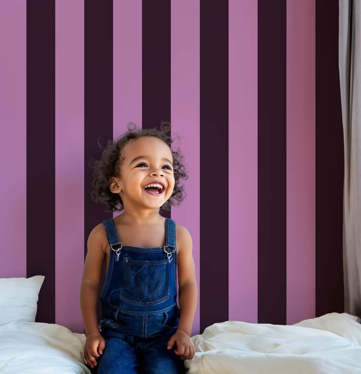 Papier peint chambre enfant violet et prune