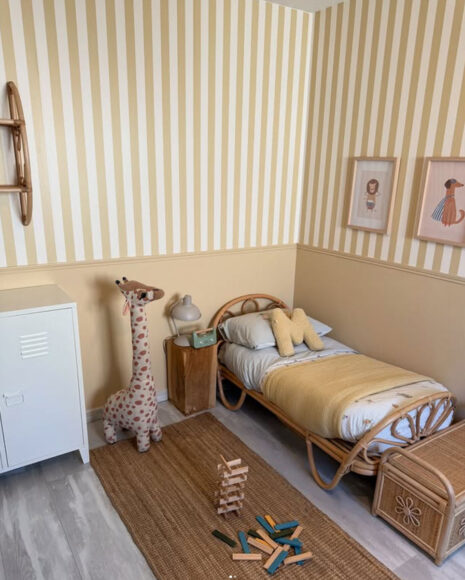 chambre-enfant-rayure-beige